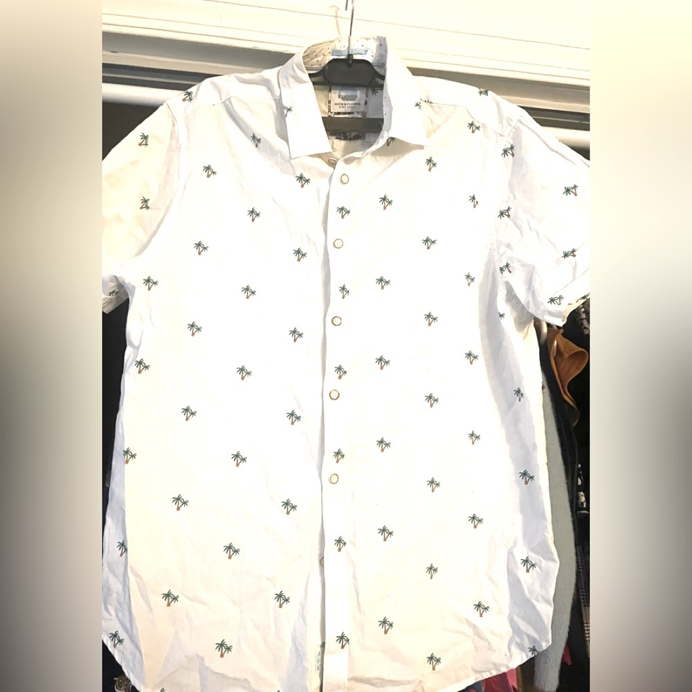 Denim & Flower White Short Sleeve Button-Down Shirt with Green Palm Print